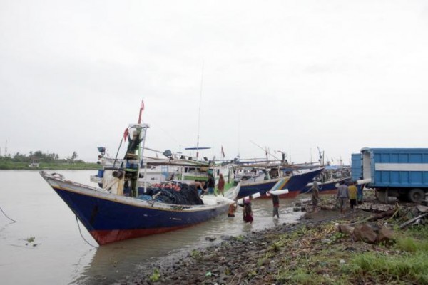  Kapal Rombongan IPB Terbalik Dihantam Ombak di Cikeusik, 2 Orang Meninggal